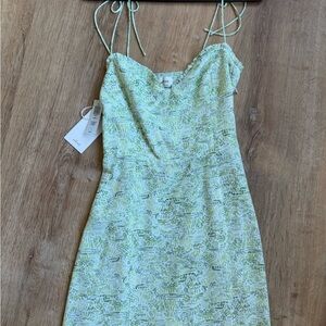 NWT Aritzia Wilfred Fable Dress White/Grass Green Size 4